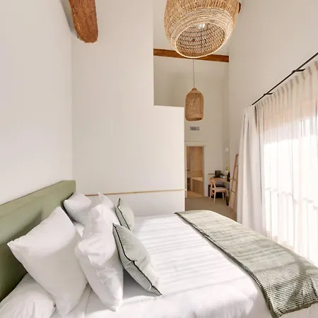 La Maison Gaia & 4*