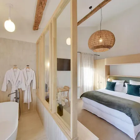 La Maison Gaia & 4*
