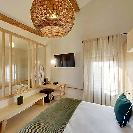 La Maison Gaia & 4*