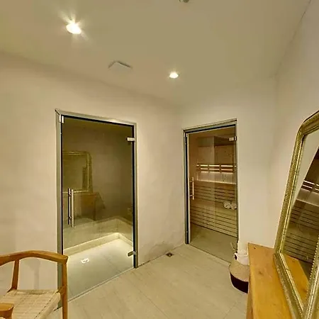 La Maison Gaia & 4*