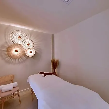 La Maison Gaia & 4*